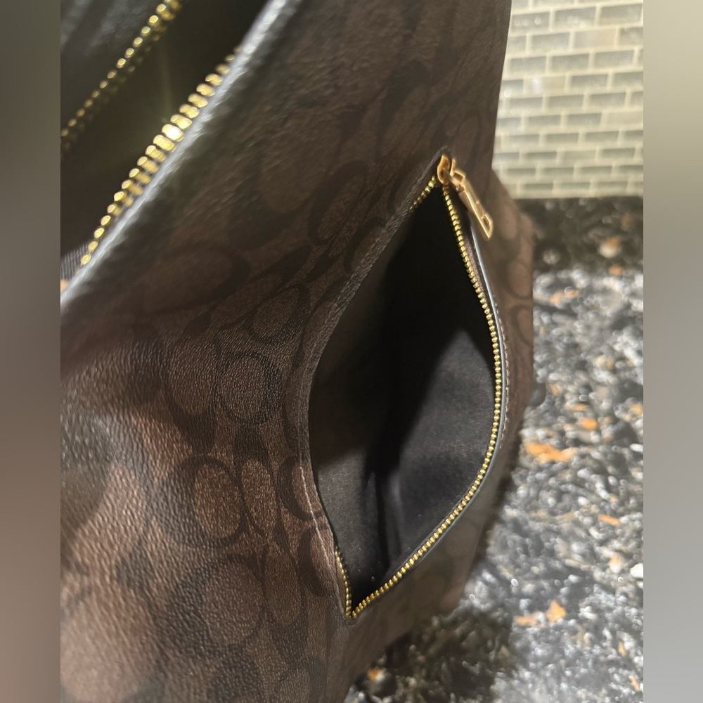 COACH 2022 Val Duffel Bag - Picture 9 of 14